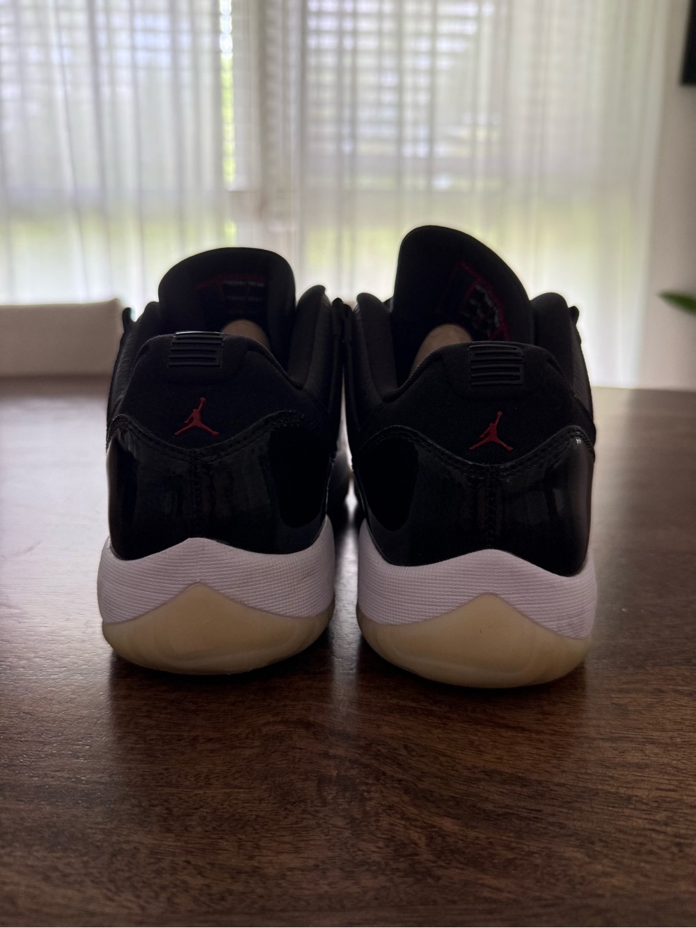 Jordan 11 Low Sz10 (72-10 / black colorway) - Picture 6 of 7